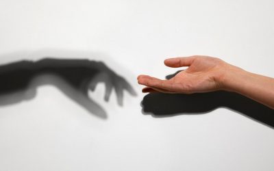 Kollektive Schattenarbeit und Gewalt – Warum wir uns selbst begegnen, wenn wir den Feind sehen