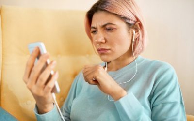 Wenn dein Smartphone mehr zuhört als du denkst – Die stille Macht der digitalen Lauscher