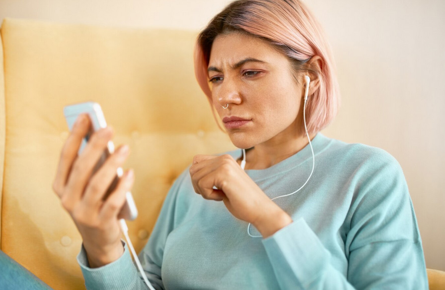 Wenn dein Smartphone mehr zuhört als du denkst – Die stille Macht der digitalen Lauscher