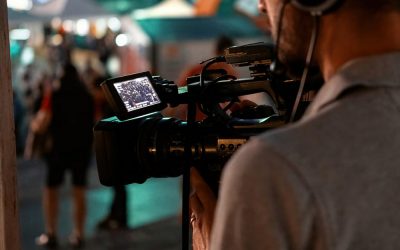 Die Rolle der Medien & Informationslenkung – Wer finanziert große Medienhäuser?