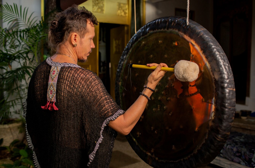 Der Klang, der heilt – Wie Frequenzinstrumente unser Energiefeld berühren